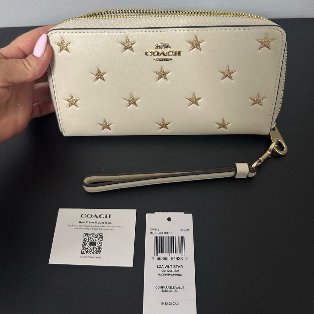 Coach Cream Star-Embellished Large Leather Wallet w Strap. NWT. Limited Edition